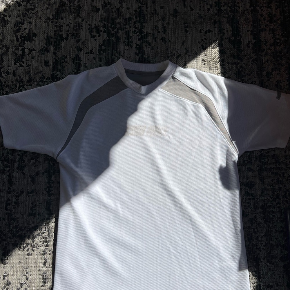Nike White Short Sleeve Tee Sporty Design